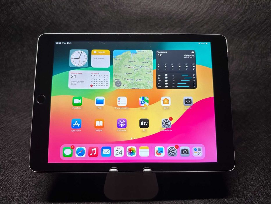Tablet Apple iPad A1954 6th Gen 9,7" 2 GB 32 GB Wi-Fi + ładowarka