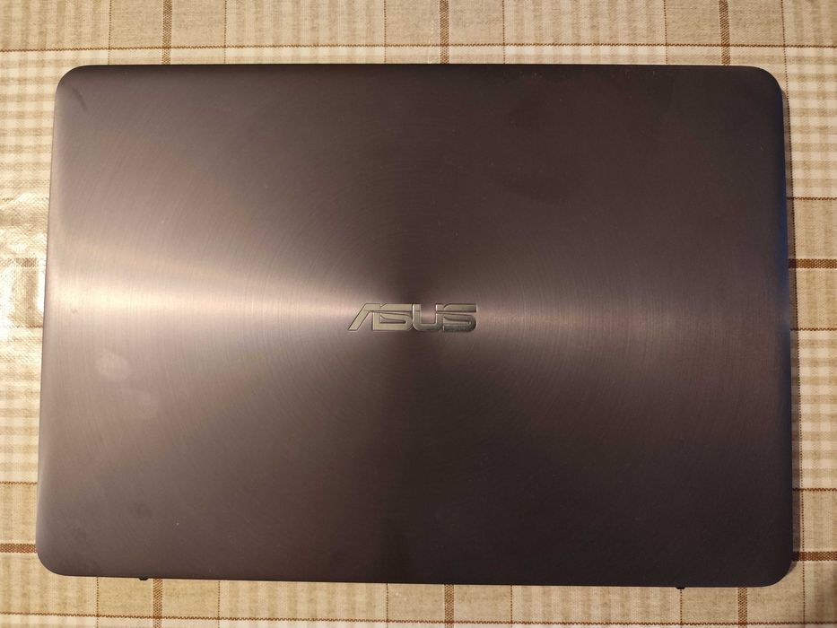 Asus Zenbook UX305CA SSD 256GB 8GB FHD uszkodzona klawiatura