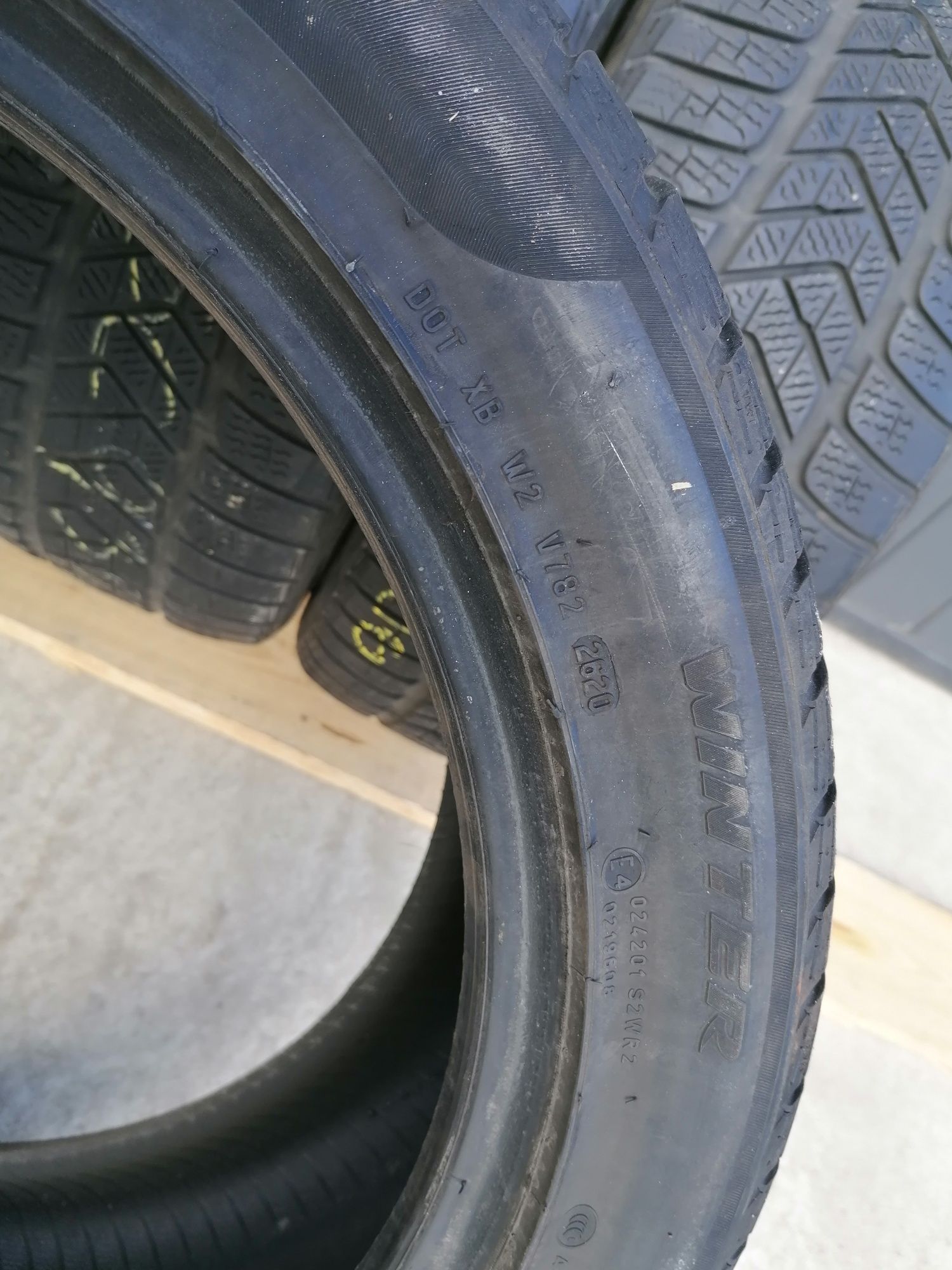 4x245/45 R19 Pirelli SOTTOZERO 3 zimowe