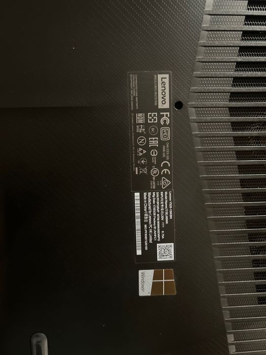 Portátil Gaming LENOVO Legion
- RAM: 16 GB - 1 TB HDD + 256
GB SSD