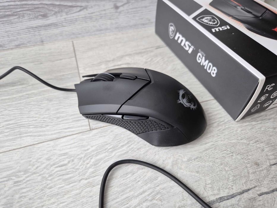 як нова. ігрова мишка MSI Clutch GM08 з регулюванням ваги.
