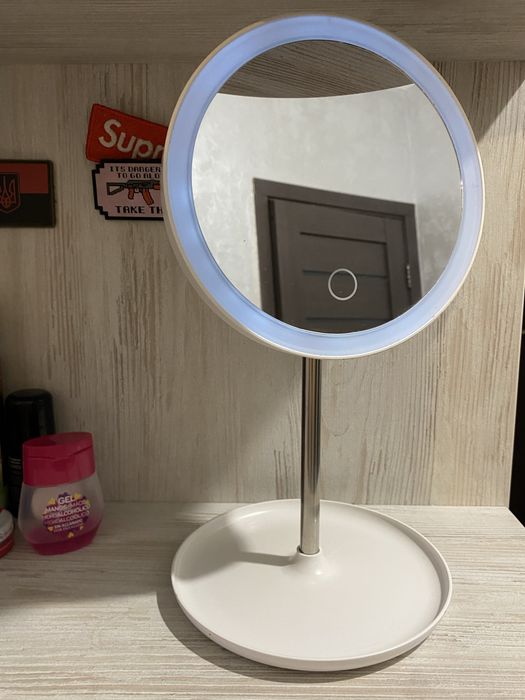 Дзеркало з підствіткою