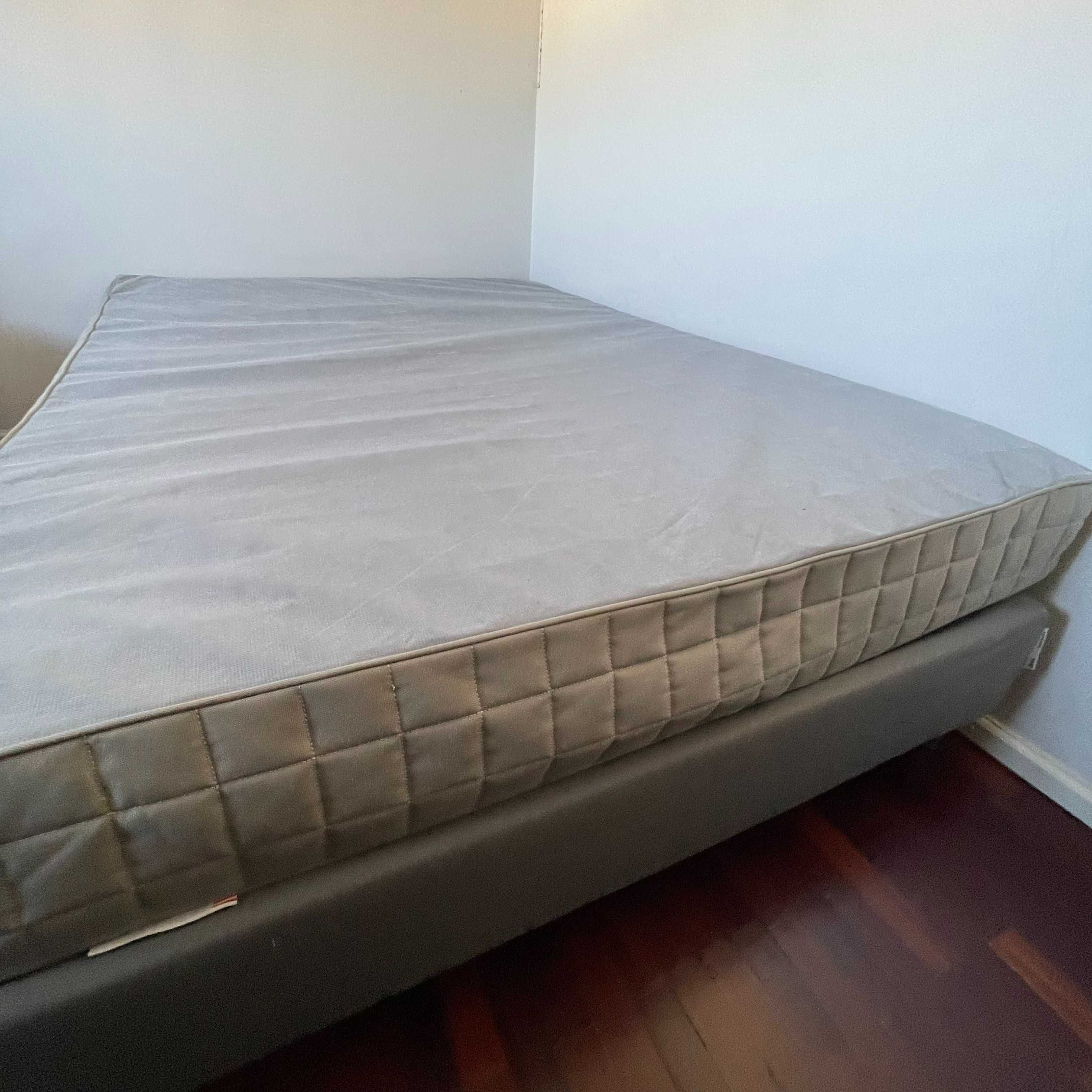 Cama King Size (IKEA)