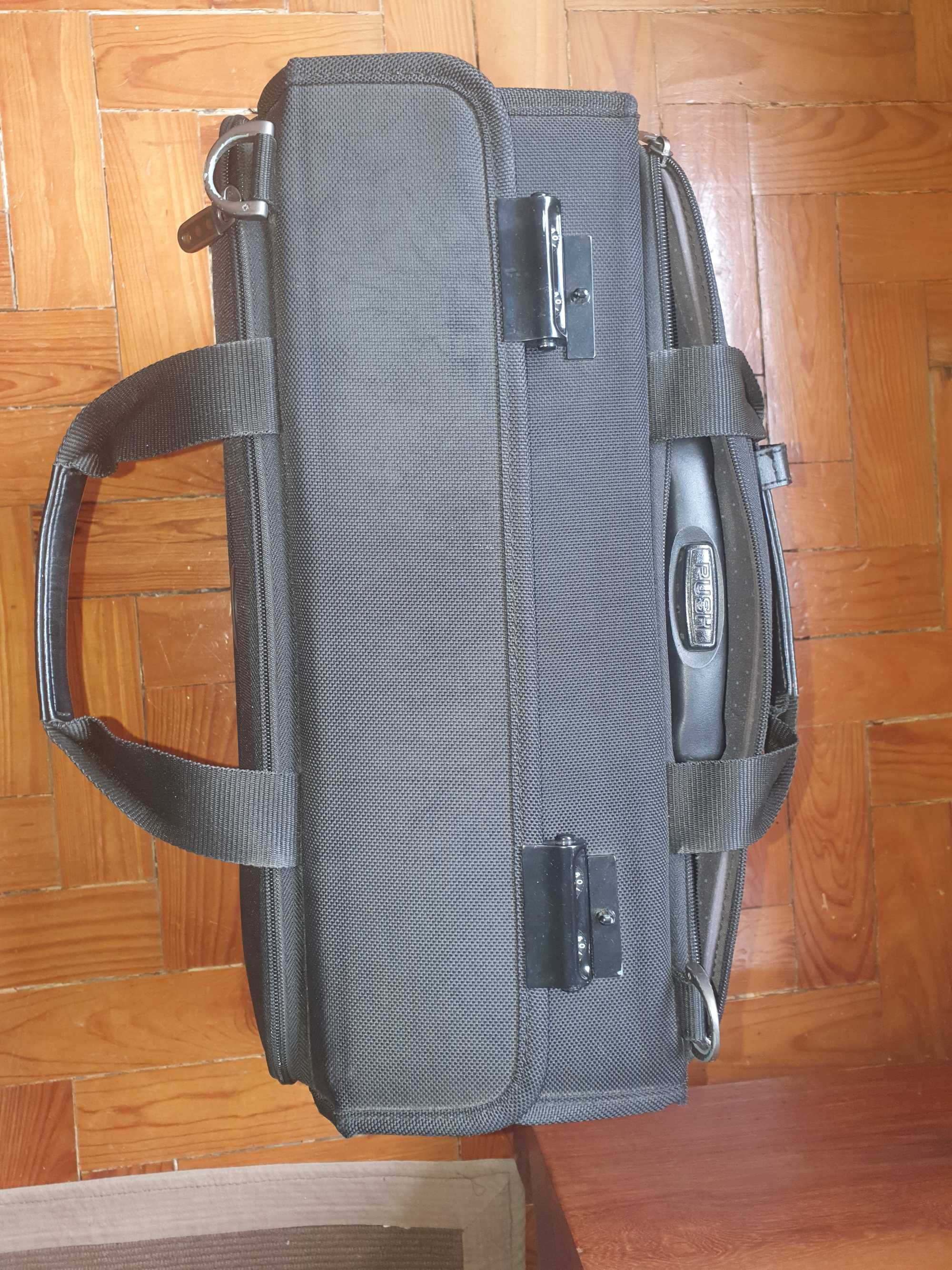 Mala computador para viagem