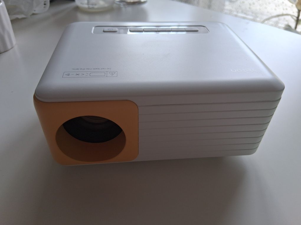 Mini Projektor przenośny  Yoton