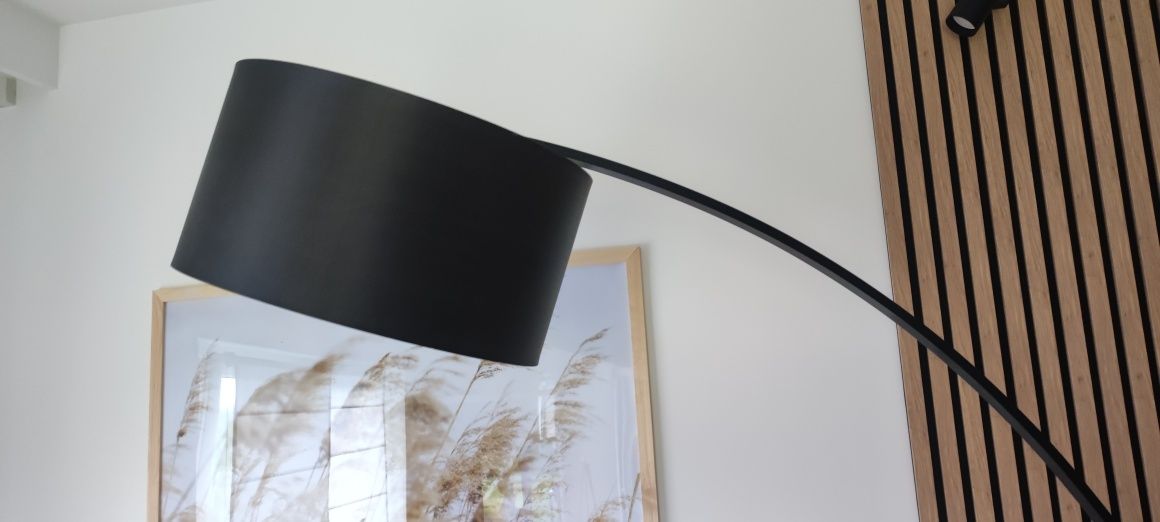 Czarna Lampa łukowa podłogowa