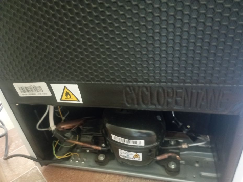 Продам холодильник ЕLENBERG-.85см