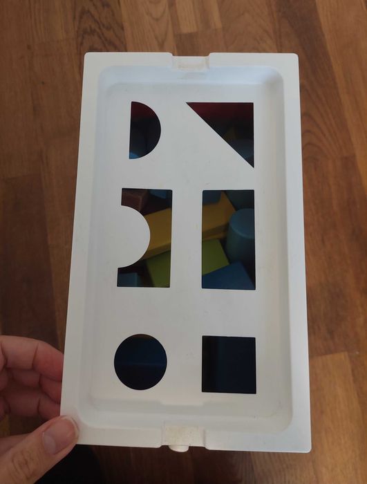 Drewniane klocki edukacyjne Hape i Cubika, kolorowe, 131 el.