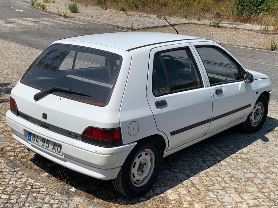 Renault Clio 1.1 1992 4 Portas - Bom Estado, Inspeção em Dia
