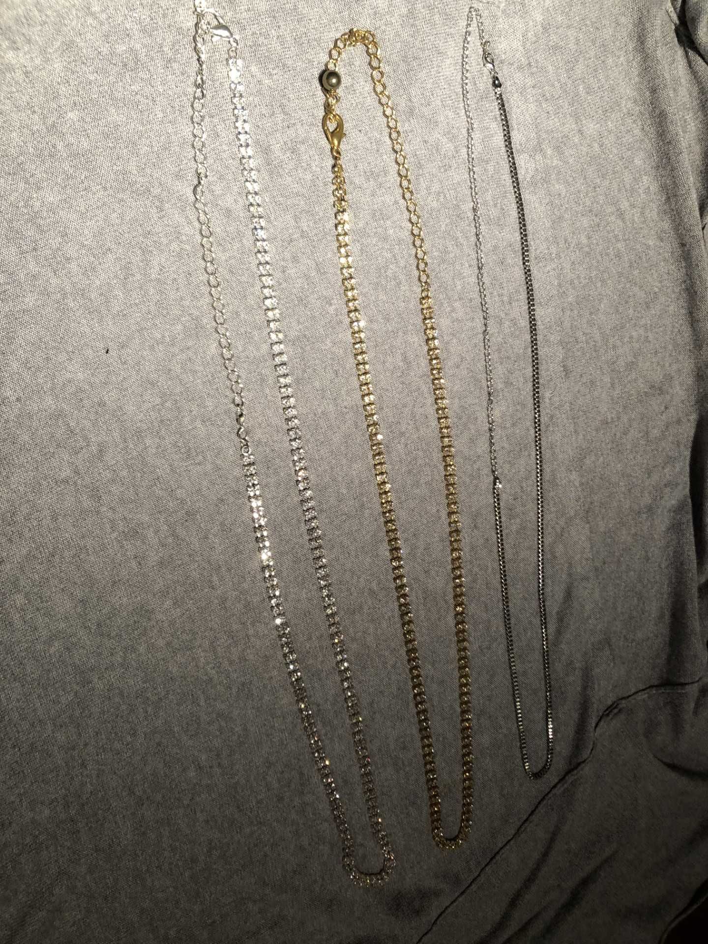 cintos  prateados e dourado  109 cm comprimento /102 cm o mais fininho