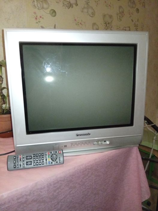 Продам телевизор panasonic в хорошем состоянии показывает хорошо