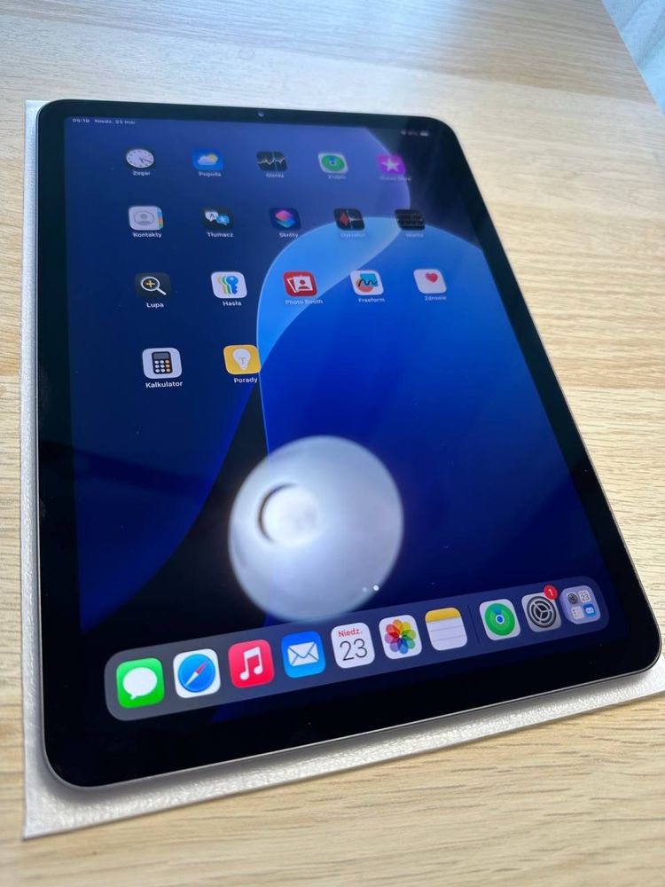 Apple iPad Air 4 gen. (2020) 64 GB + nowe szkło hartowane