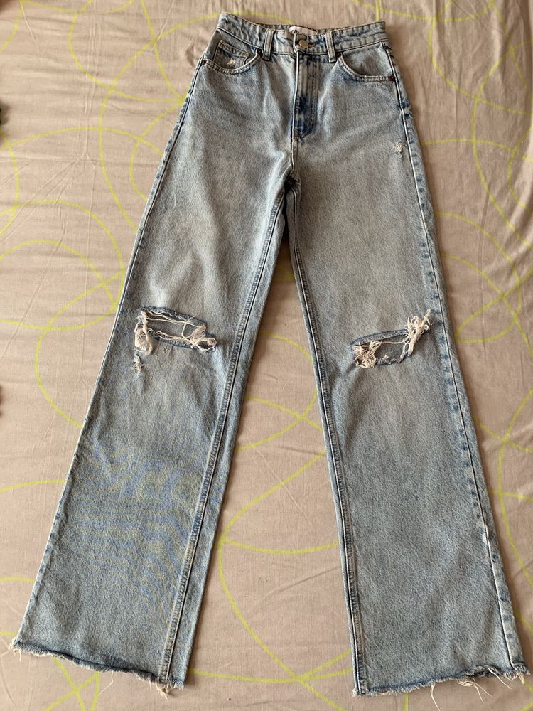 Джинси Zara 32 озмір  і топ  zara с боди