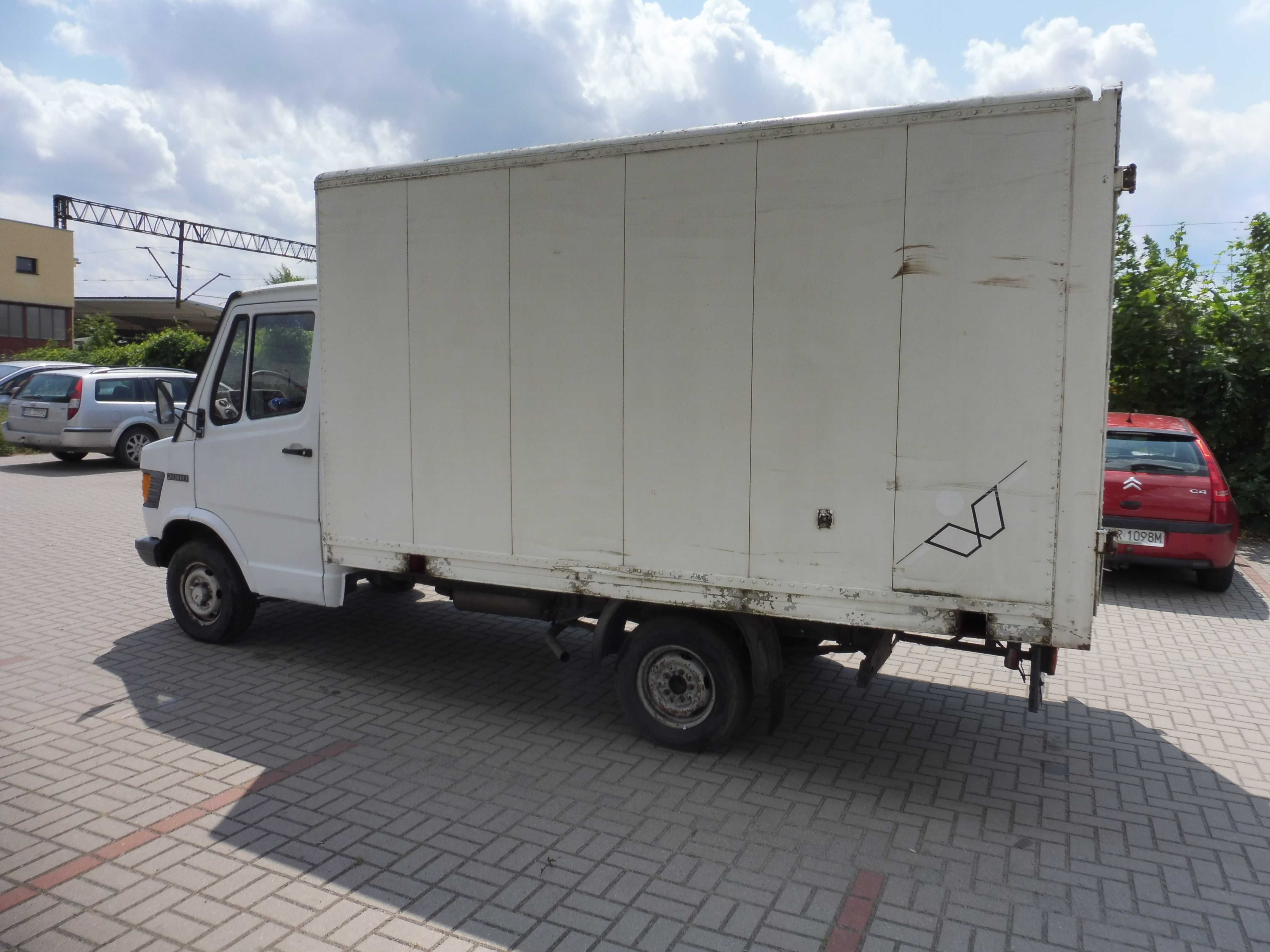 Mercedes 208 kaczka kontener oplaty 05 2026 r