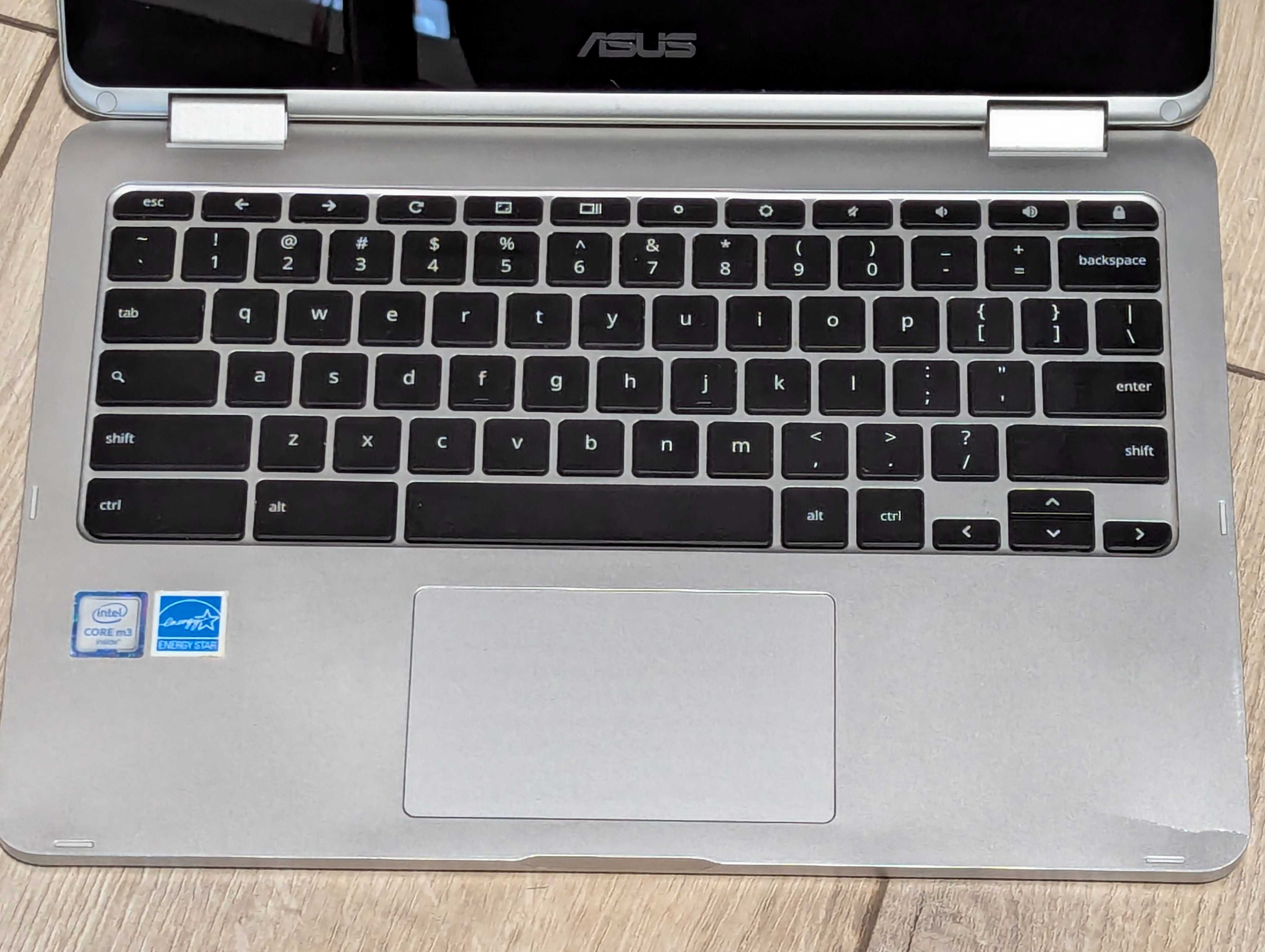 З дефектом Chromebook Asus C302C хромбук