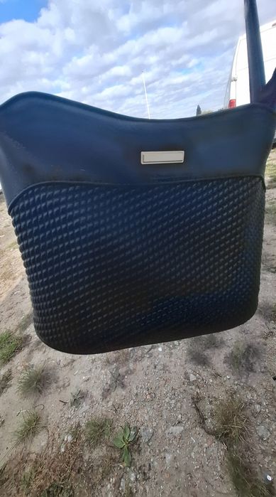 Torebka  listonoszka  czarna