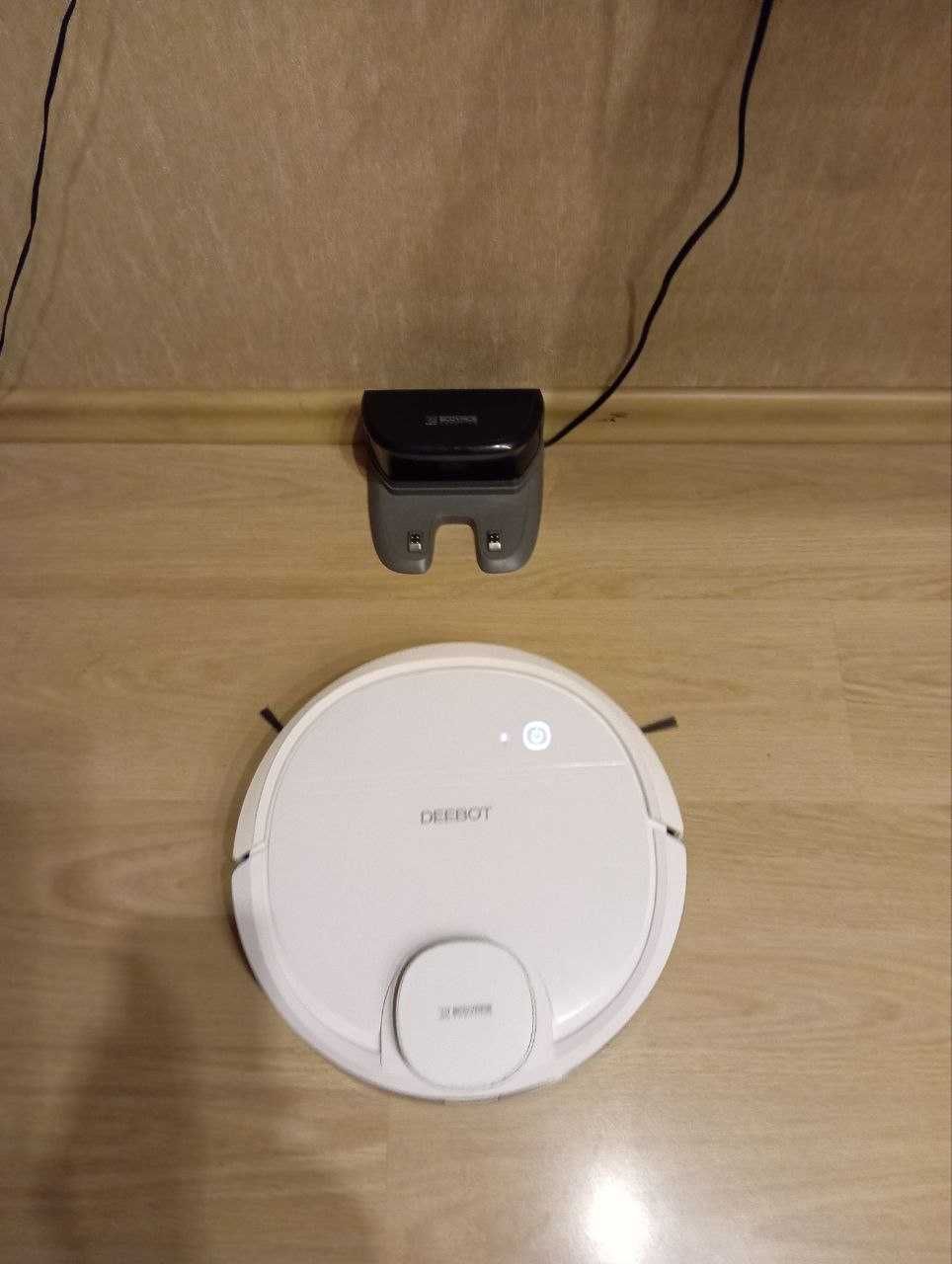 Робот-пилосос миючий Deebot Ecovacs 900