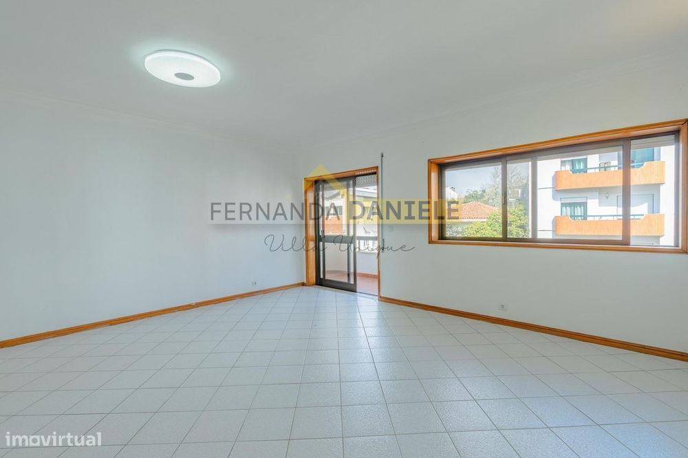 Apartamento T3 em localização privilegiada em São João da Madeira