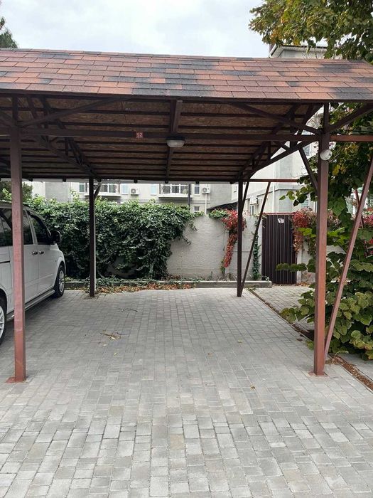 Здам паркомісце критого типу