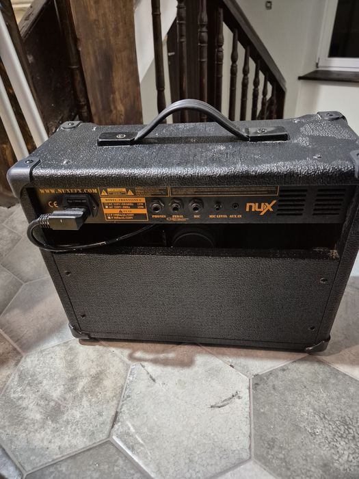 Wzmacniacz  NUX  używany