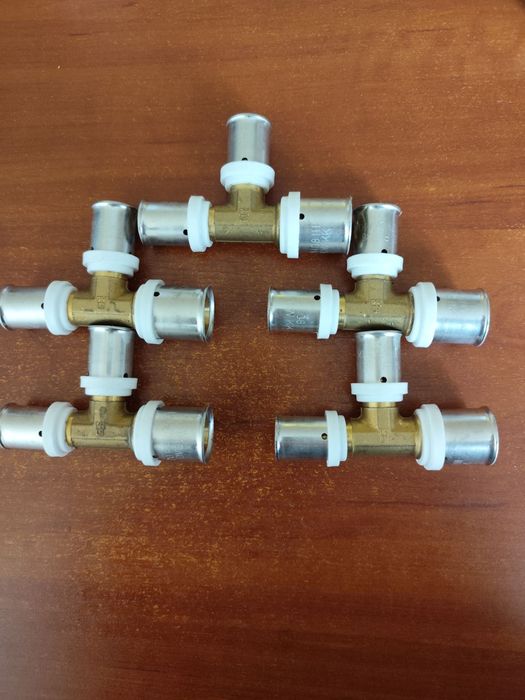 Фітінги,коліно,трійник "Герц"