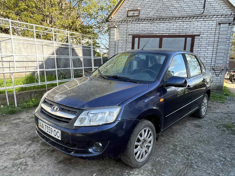 Продаєть Lada Granta 2013 року