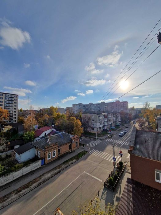 2х-кімнатна в центрі під ремонт.