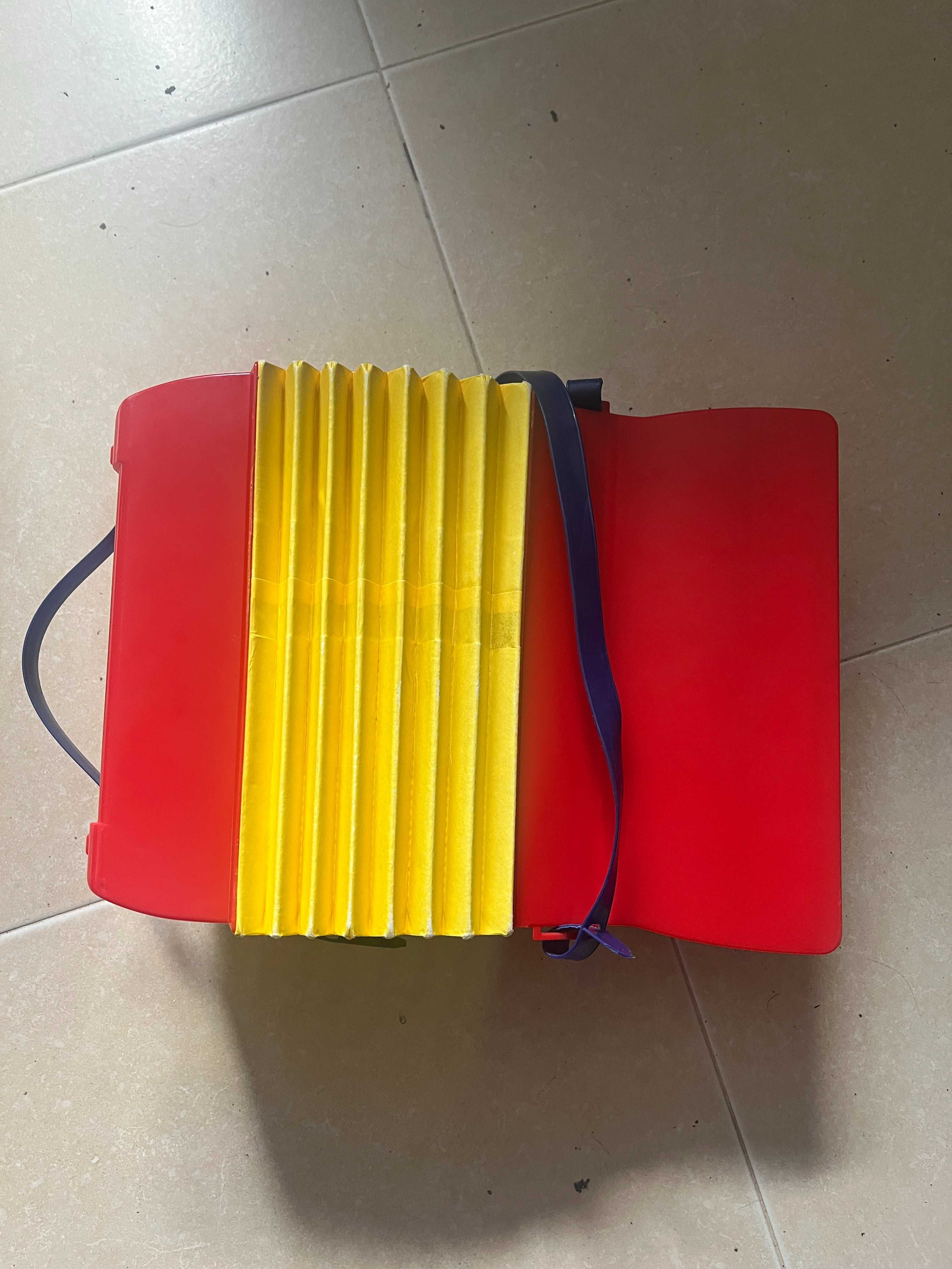 acordeão de plástico Bontempi