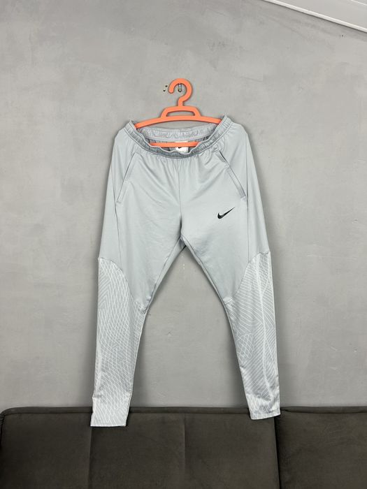 Nike  штани спортивні