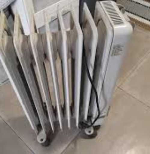 HOJE SÓ 10€Aquecedor a óleo DELBA eAlisador de cabelo prancha