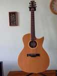 Gitara elektroakustyczna (szersza) Baton Rouge ECLAT / 46mm gryf