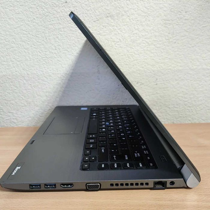 Акція TOSHIBA SATELLITE PRO A40-C 14" i5-6200u 6Gen/8Gb/240 SSD/WEBCam
