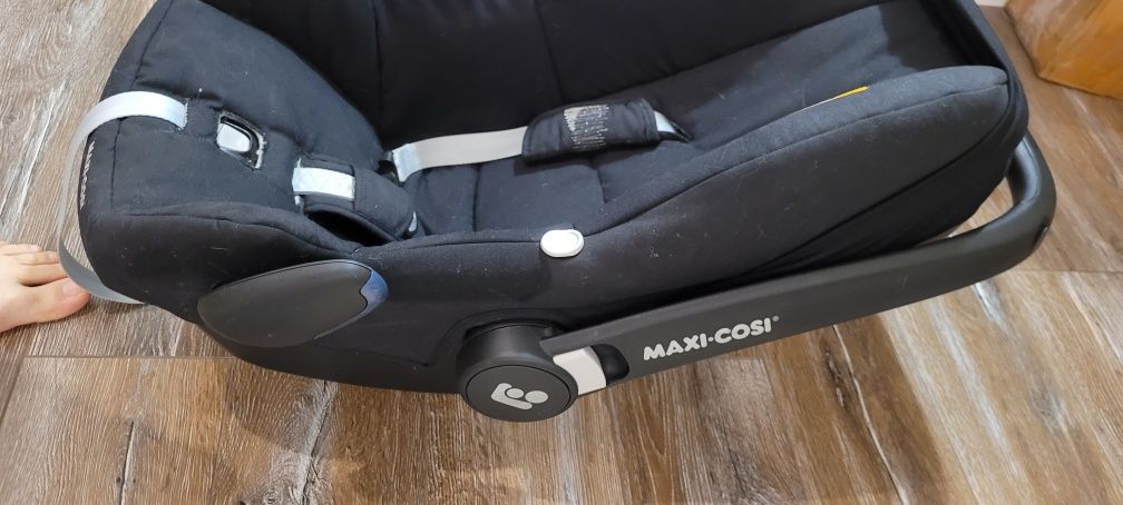 СРОЧНО Maxi cosi pebble i-size