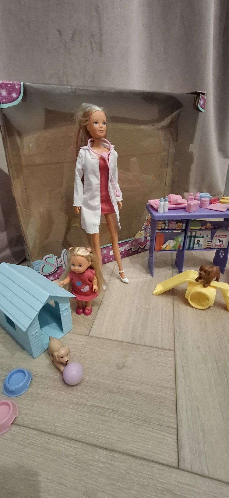 Steffi love zestaw: pieski, króliki, buda, piłka i inne akcesoria