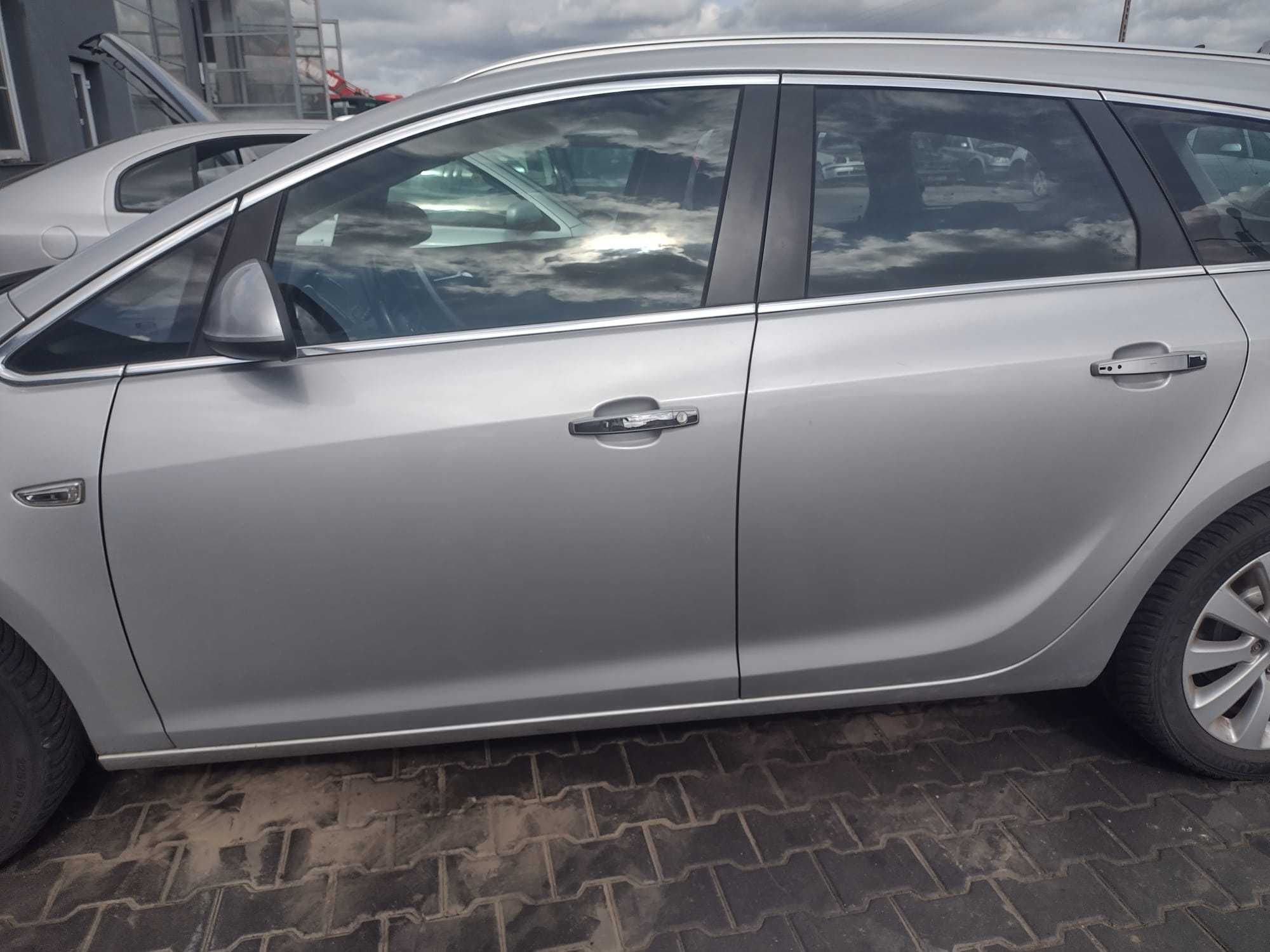 drzwi przód przednie lewe kompletne  Opel Astra J IV Z176