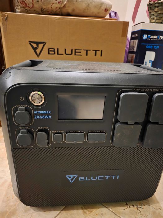 Зарядна станція Bluetti AC200 MAX