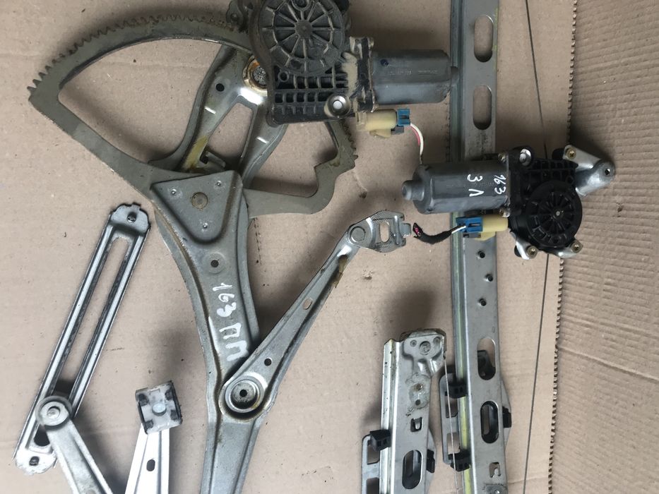 Склопідйомник Мерседес МЛ 163 Емелка