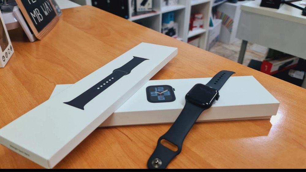 Apple Watch SE 2 (2023) GPS 40mm (S-M) Meia noite - excelente estado