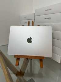 MacBook Air 2022/8/256gb