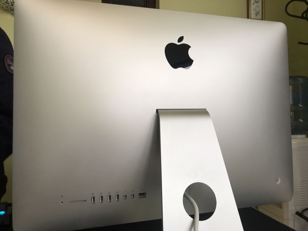 Apple iMac 21,5" model a1418 SSD 256g (2015)