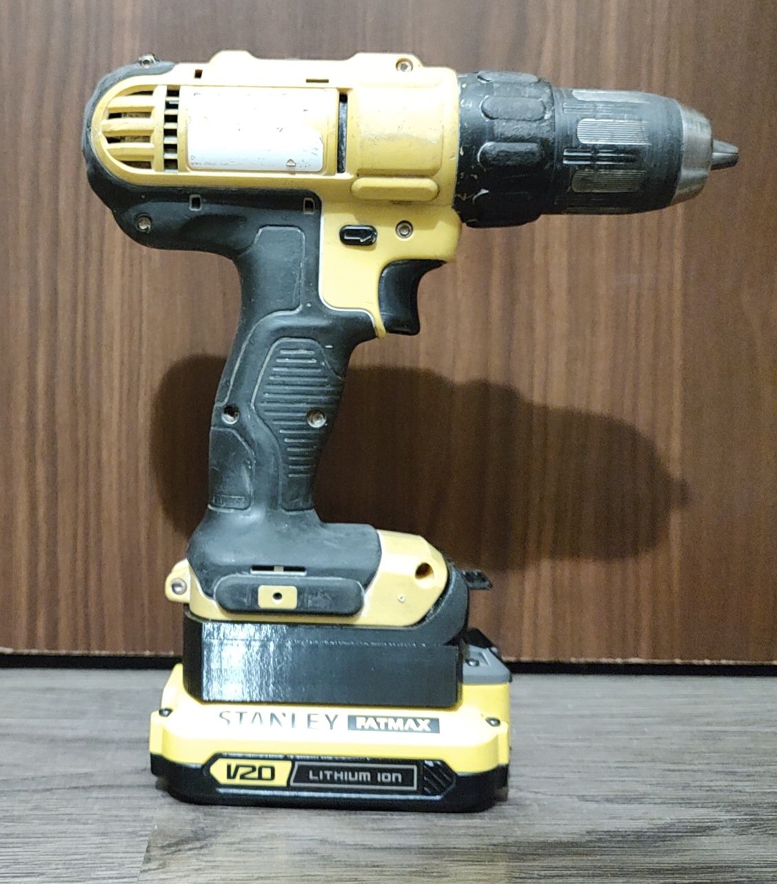 Adapter DeWalt XR18 na baterie Stanley Fatmax V20