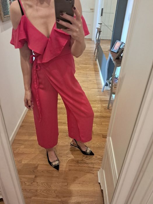 Zara kombinezon fuksja