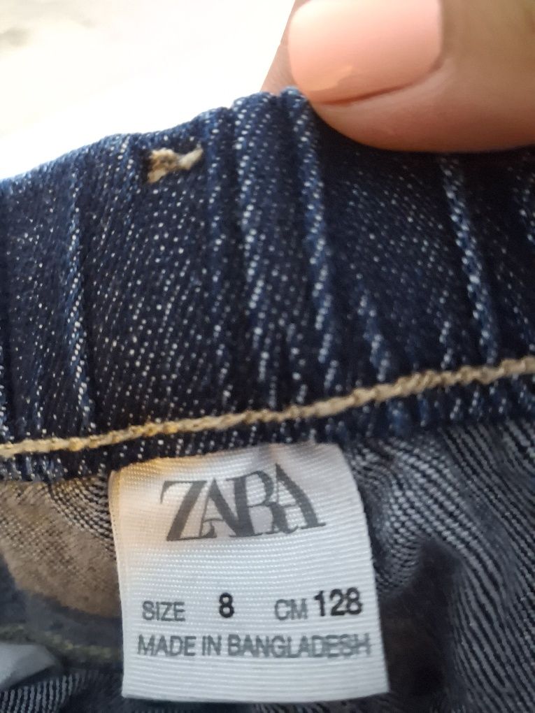 Продам джинсы zara на мальчика, рост 128, 250 грн.