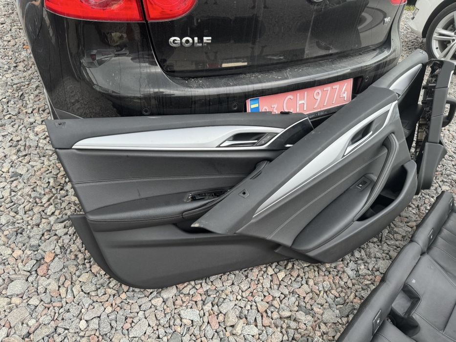 Салон BMW G30 2017 рік