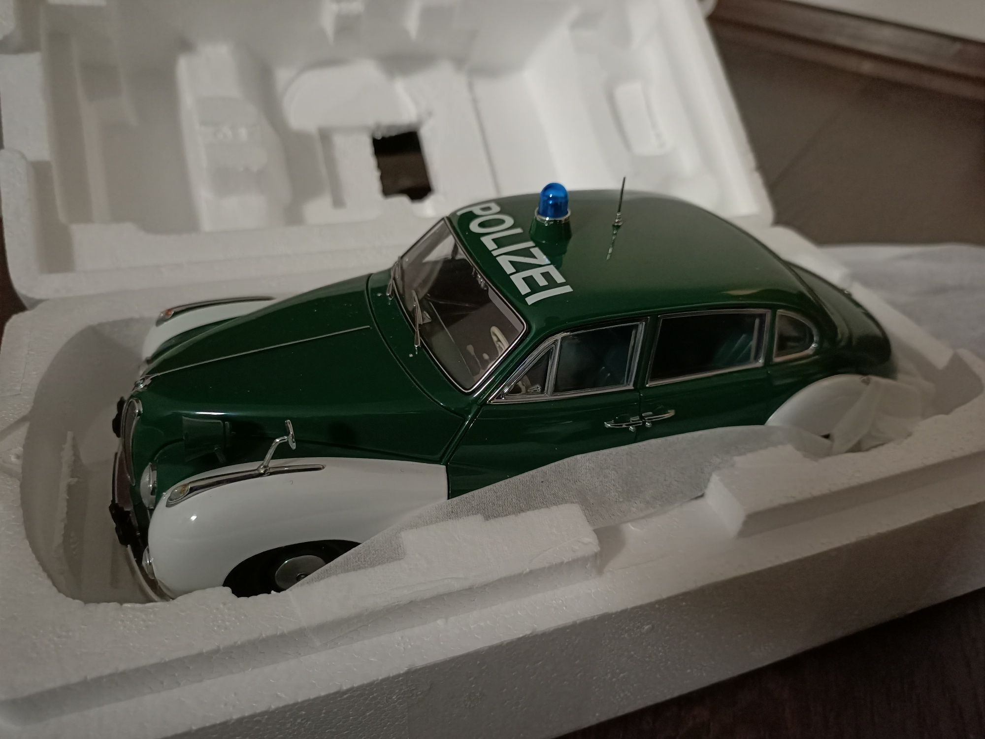 Model 1/18 AutoArt BMW 501 Police Car, 70606, 1:18