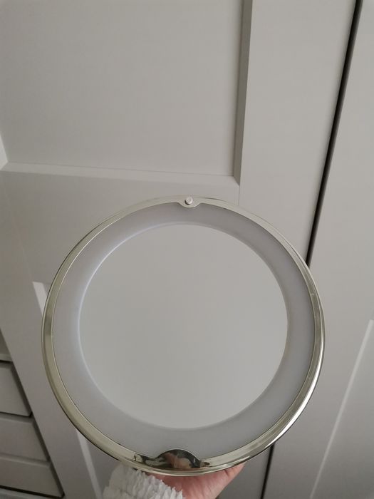 Lusterko powiększające do makijażu z oświetleniem na baterie
Szybka wy