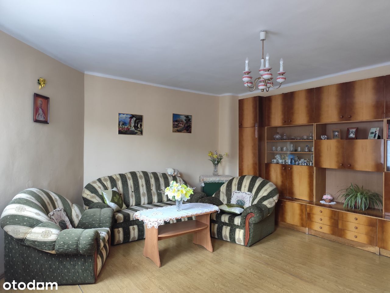 Budynek 200 m2, 25 garaży, działka 1074 m2 - BYTOM