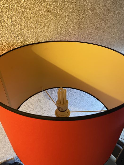 Candeeiro de pé / iluminária