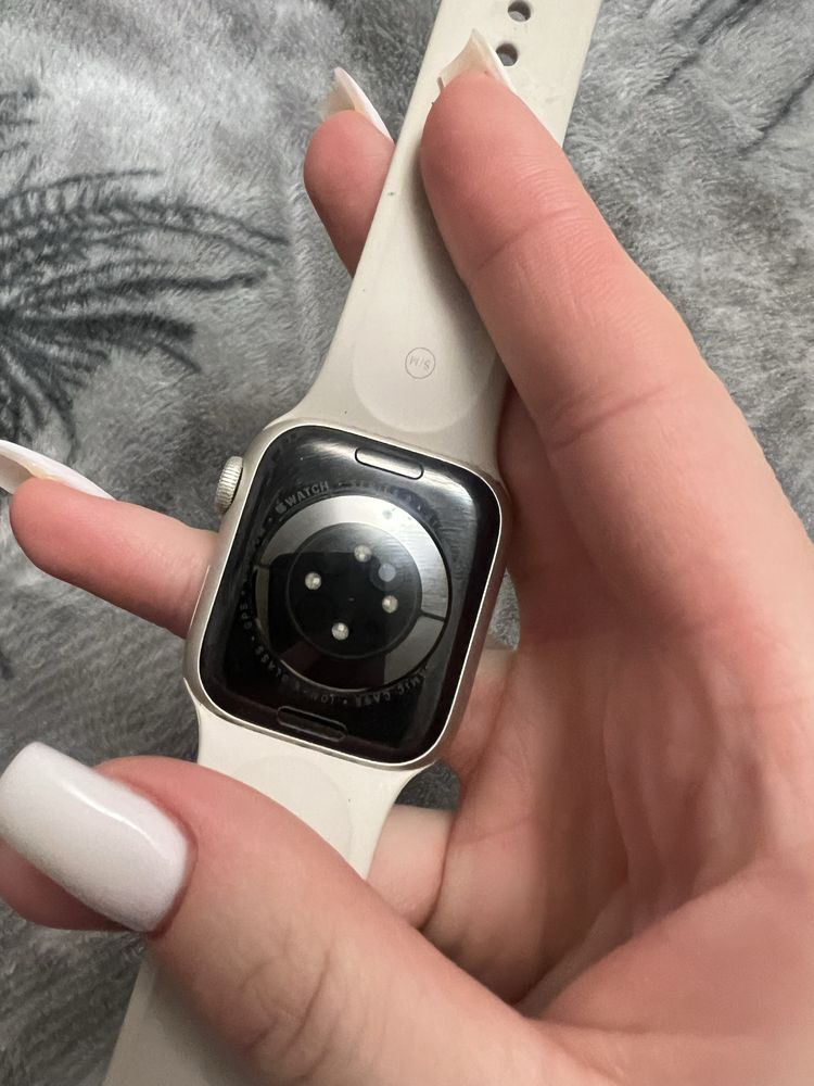 Часи Apple Watch 8