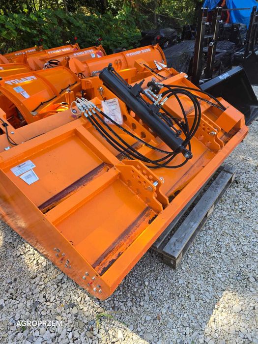 Nowa piaskarka solarka VOLANT 2.0m samozaładowcza na tuz komunalna